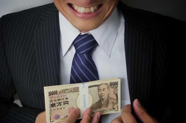 ヤミ金業者は金をせしめてほくそ笑む。洲本市で弁護士に無料相談して解決へ